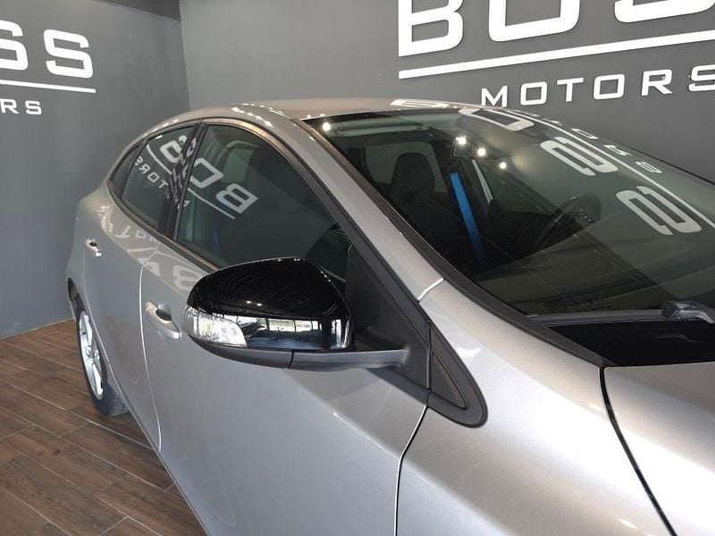 Usado Volvo V40 115 HP (84 kW) 2013 Cinzento Carrinha