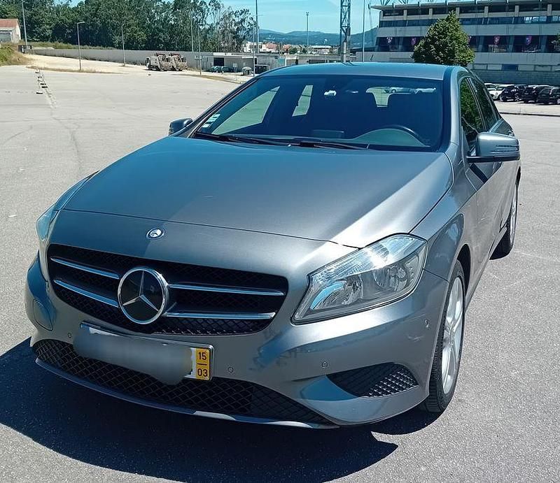 Usado 2015 Mercedes A180 Sedan | € 14.250 (Bom preço) - Imagem 1/4