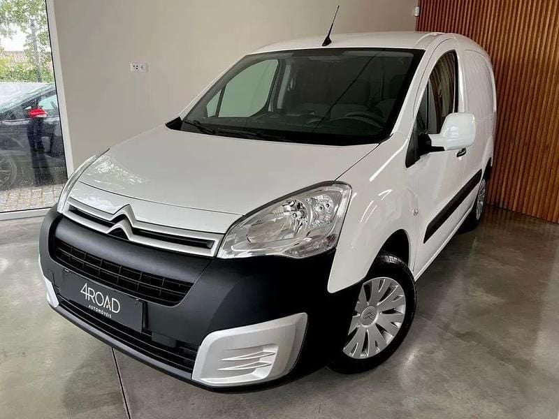 Branco Usado 2018 Citroën Berlingo Feel Monovolume | € 10.990 (Preço justo) - Imagem 1/4