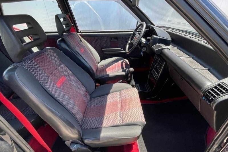 Usado Fiat Uno 105 HP (77 kW) 1988 Cinzento Citadino