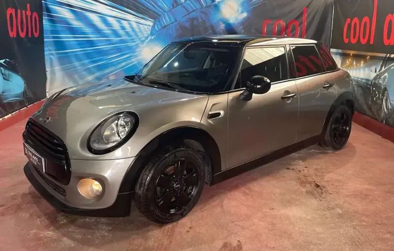 Dourado Usado 2017 Mini One D Citadino | € 15.999 (Preço justo) - Imagem 1/4