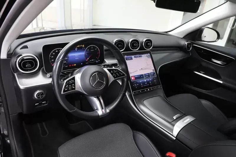 Usado Mercedes C220 Avantgarde 200 HP (147 kW) 2022 Preto Carrinha