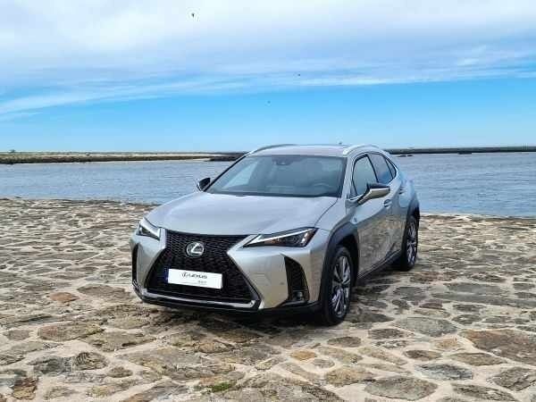Cinzento Usado 2023 Lexus UX SUV | € 46.000 (Preço justo) - Imagem 1/4