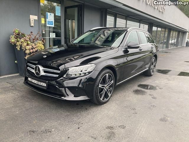 Usado Mercedes C300e Avantgarde 306 HP (225 kW) 2020 Preto Sedan