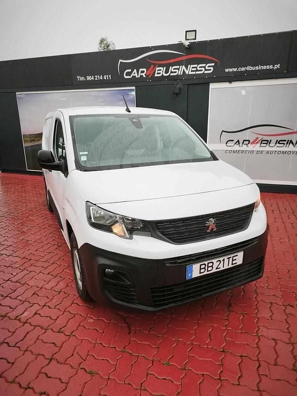 Usado Peugeot Partner 100 HP (73 kW) 2023 Branco Monovolume