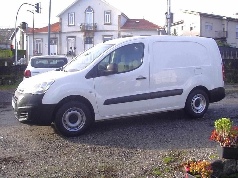 Usado Citroën Berlingo 100 HP (73 kW) 2018 Branco Monovolume