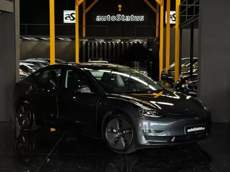 Cinzento Usado 2022 Tesla Model 3 Sedan | € 34.990 (Caro) - Imagem 1/4
