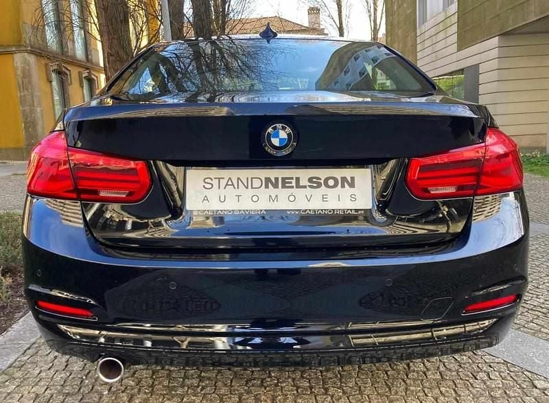 Usado BMW 318 150 HP (110 kW) 2017 Preto Sedan