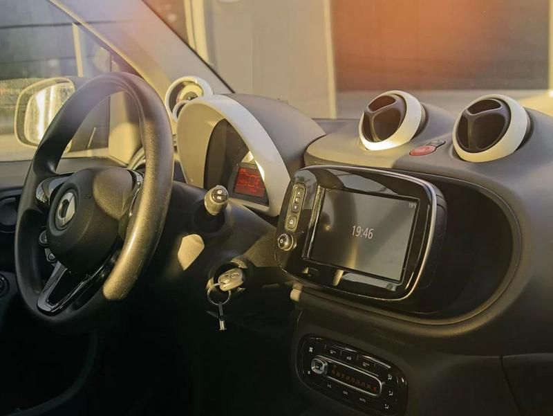 Usado Smart ForTwo Electric Drive 60 kW (82 HP) 2020 Branco Citadino