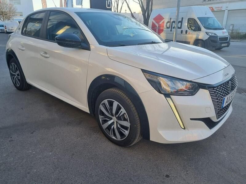 Branco Usado 2022 Peugeot e-208 Active Citadino | € 27.900 - Imagem 1/4