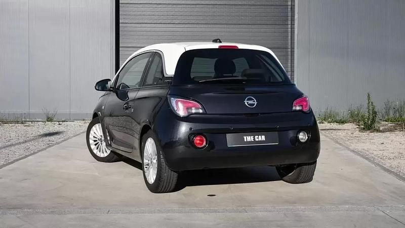 Usado Opel Adam Glam 70 HP (51 kW) 2016 Preto Citadino