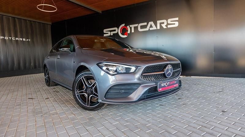 Cinza Usado 2020 Mercedes CLA250 Shooting Brake AMG line Carrinha | € 28.990 - Imagem 1/4