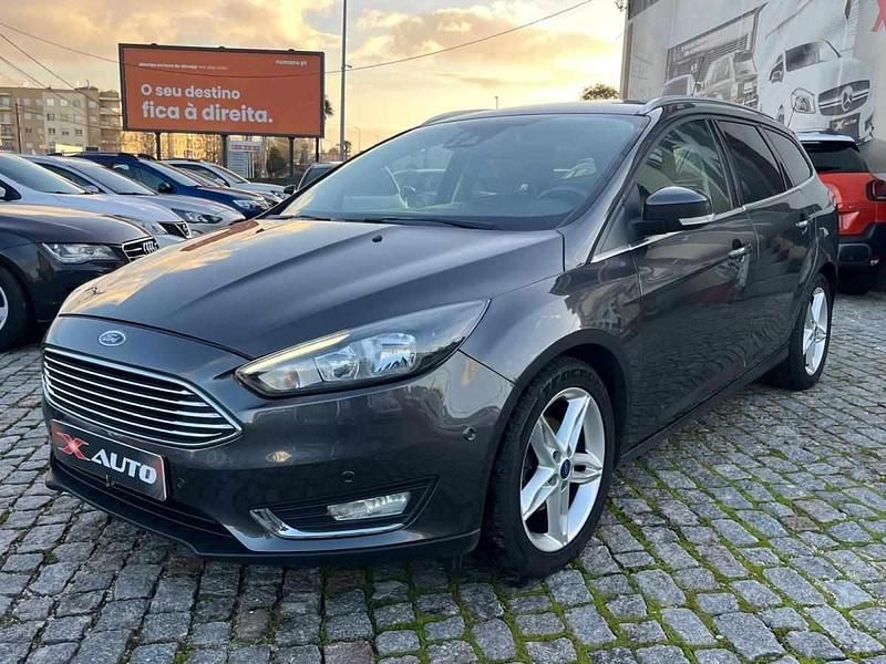 Cinza Usado 2015 Ford Focus Titanium Carrinha | € 8.499 (Preço justo) - Imagem 1/4