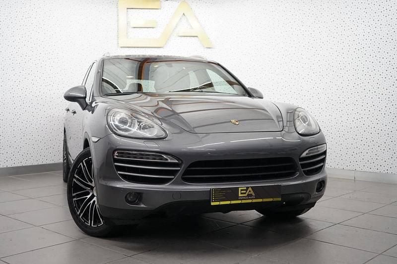 Cinza Usado 2010 Porsche Cayenne SUV | € 28.980 (Caro) - Imagem 1/4