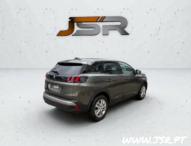 Usado Peugeot 3008 130 HP (95 kW) 2019 Cinzento SUV
