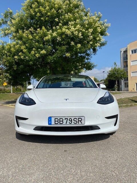 Branco Usado 2021 Tesla Model 3 Standard Range Plus Sedan | € 36.780 - Imagem 1/4