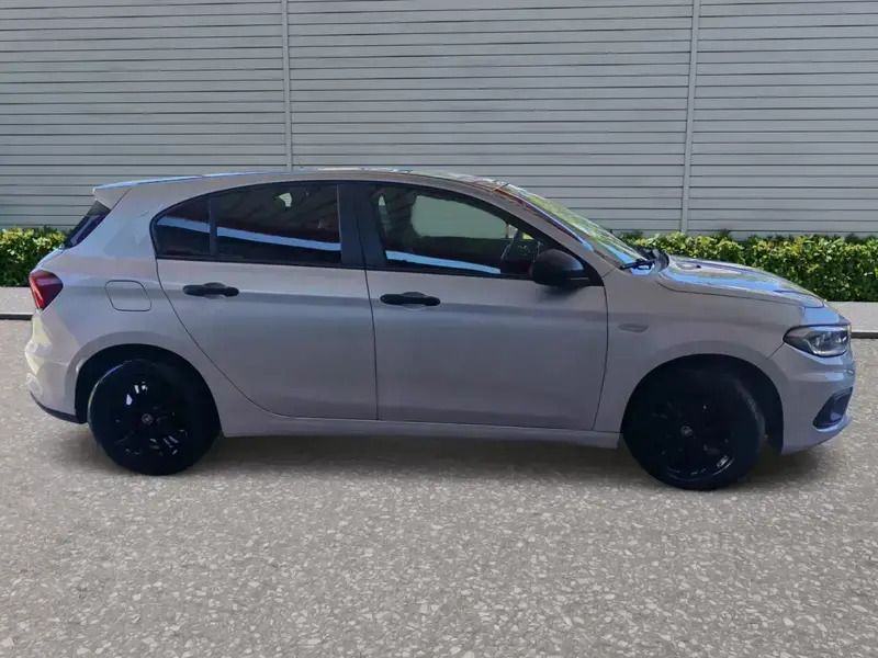Usado Fiat Tipo Street 95 HP (69 kW) 2019 Cinza prata