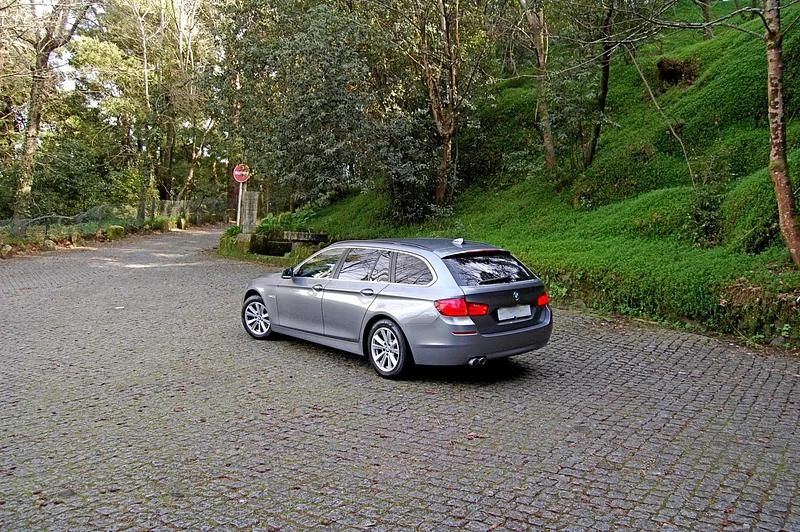 Usado BMW 520 Sport Line 184 HP (135 kW) 2013 Cinza escuro Carrinha