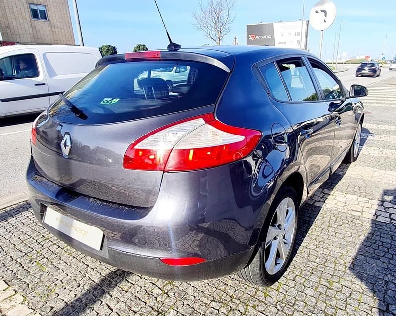 Usado Renault Mégane III LIMITED 110 HP (80 kW) 2014 Cinza
