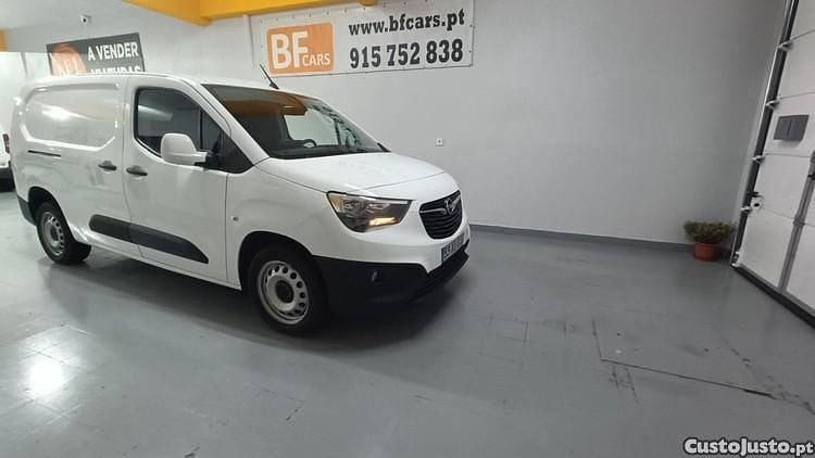Usado Opel Combo Enjoy 100 HP (73 kW) 2019 Branco Monovolume