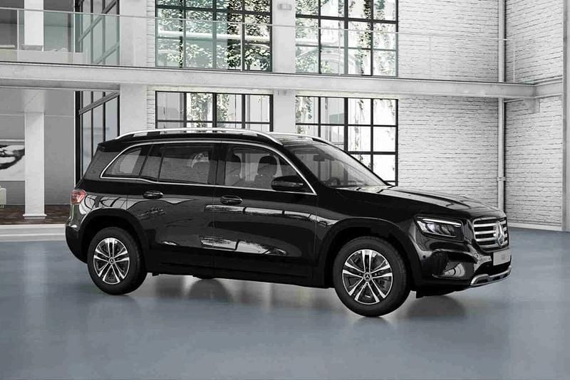 Preto Novo 2025 Mercedes GLB180 SUV | € 60.045 - Imagem 1/4