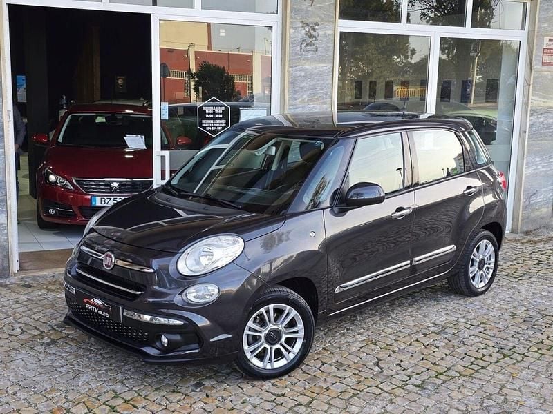 Cinza Usado 2018 Fiat 500L Urban Monovolume | € 11.950 - Imagem 1/4