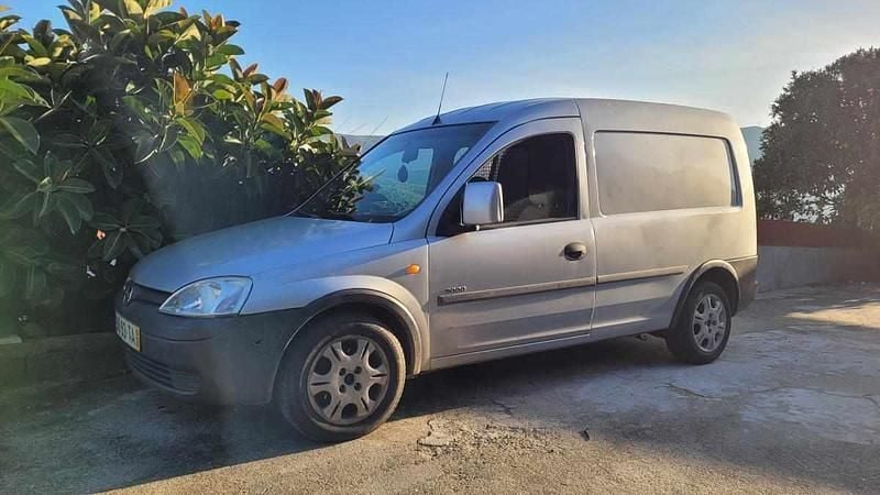 Cinzento Usado 2002 Opel Combo Carrinha | € 3.500 - Imagem 1/4