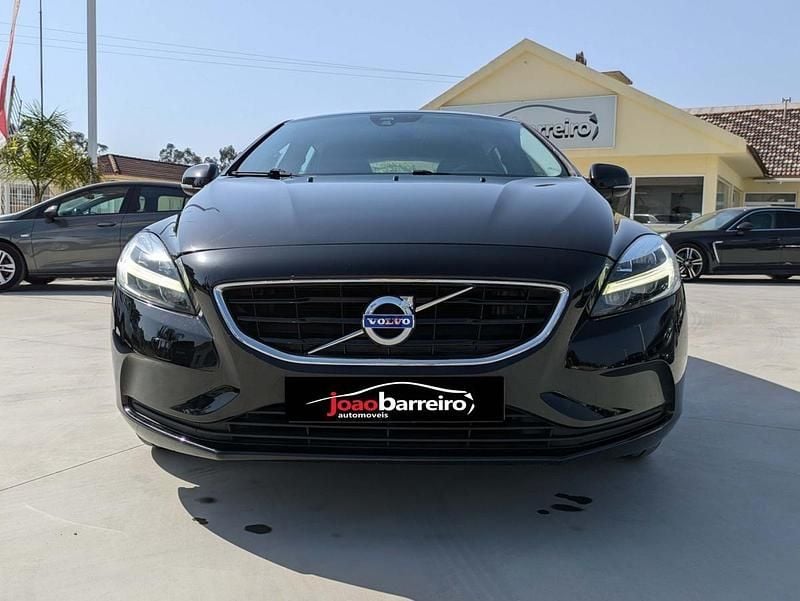 Preto Usado 2019 Volvo V40 Momentum Carrinha | € 16.900 (Preço justo) - Imagem 1/1