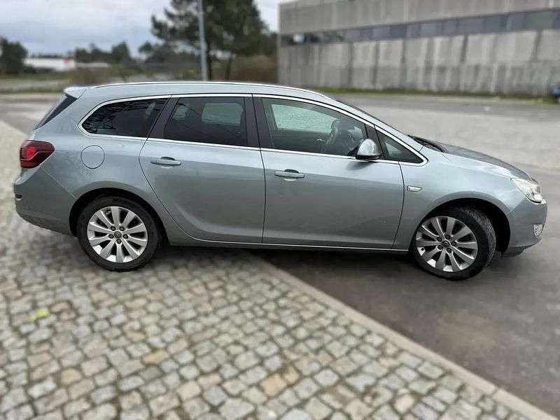 Usado Opel Astra Cosmo 125 HP (91 kW) 2011 Cinza escuro Carrinha