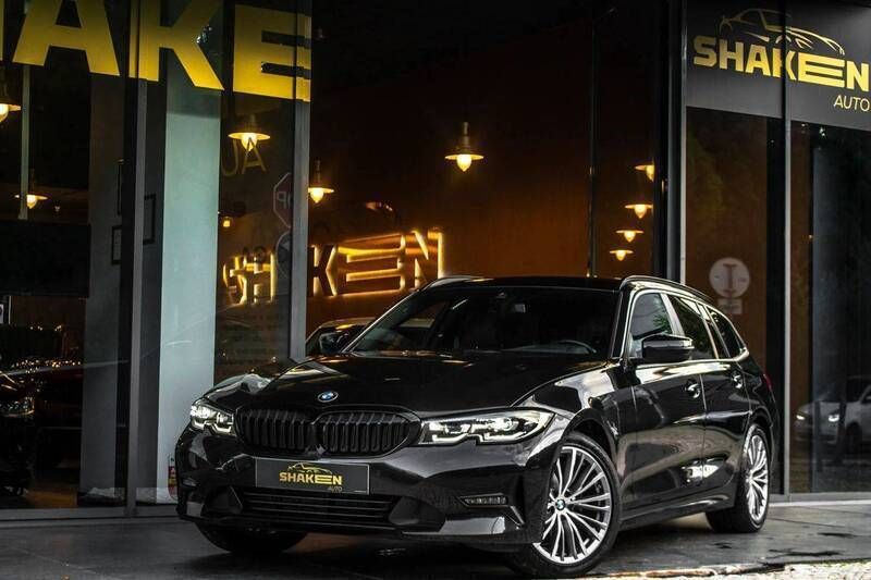 Preto Usado 2020 BMW 320 Luxury Line Carrinha | € 31.850 (Caro) - Imagem 1/4