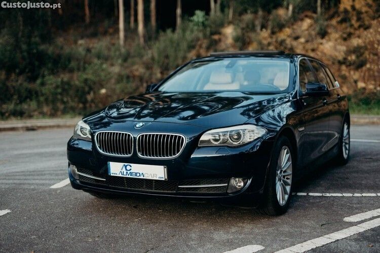 Azul Usado 2010 BMW 528 Carrinha | € 14.990 - Imagem 1/1