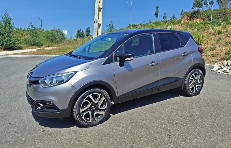 Cinzento Usado 2017 Renault Captur Intens SUV | € 13.490 (Preço justo) - Imagem 1/4