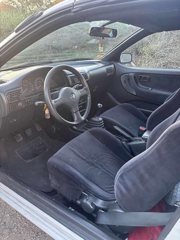 Usado Nissan 100 NX 90 HP (66 kW) 1991 Branco Coupé