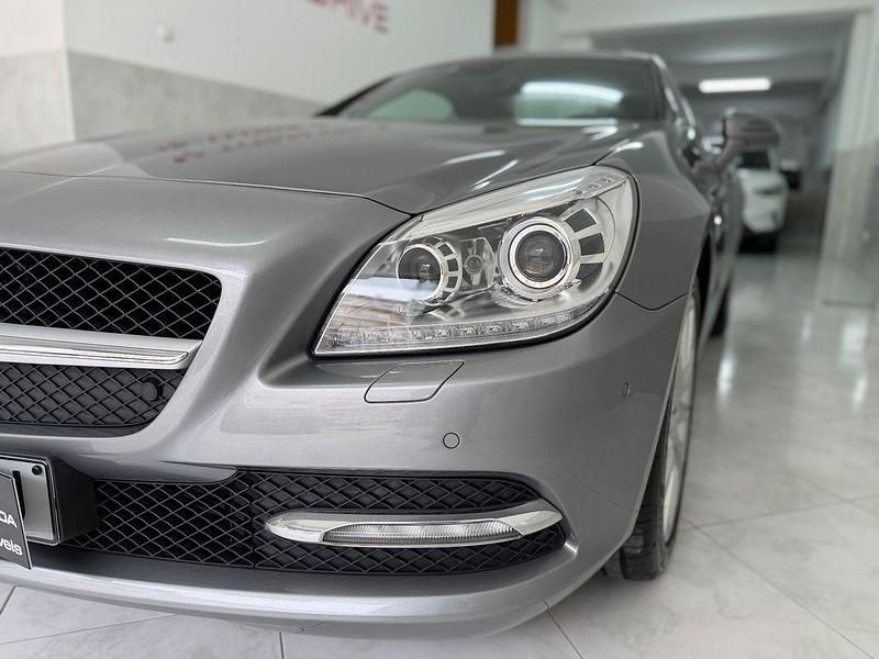 Usado Mercedes SLK200 184 HP (135 kW) 2011 Cinza Cabrios