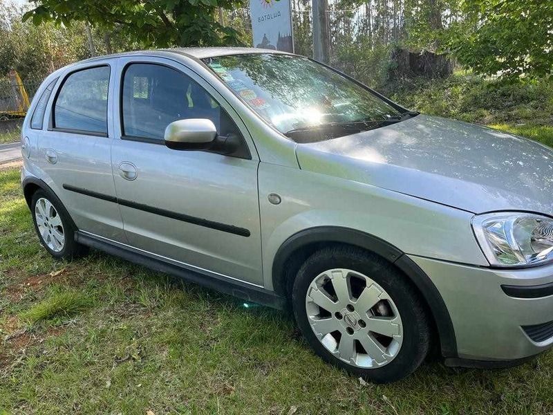 Usado Opel Corsa 70 HP (51 kW) 2006 Cinzento Citadino