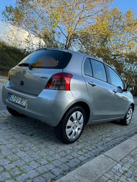Usado 2006 Toyota Yaris Sedan | € 4.600 - Imagem 1/4