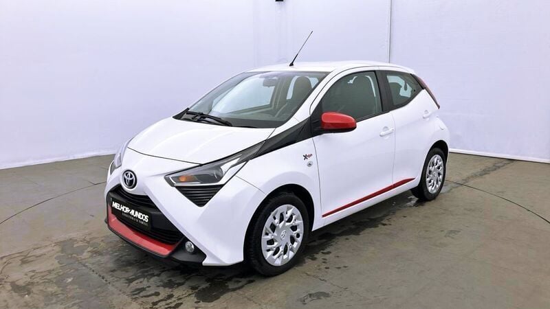 Branco Usado 2020 Toyota Aygo X-play Citadino | € 10.990 (Preço justo) - Imagem 1/4