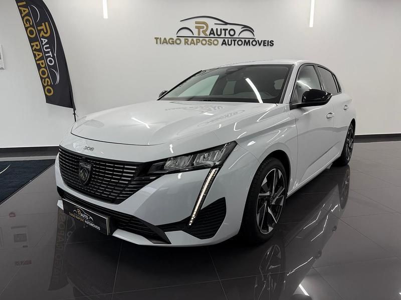 Usado Peugeot 308 Allure 130 HP (95 kW) 2024 Branco