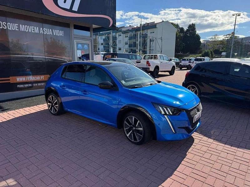 Usado Peugeot e-208 GT 100 kW (136 HP) 2020 Azul Citadino