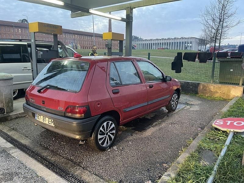 Usado 1994 Renault Clio Sedan | € 2.000 - Imagem 1/4