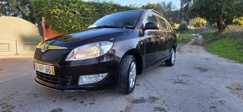 Preto Usado 2013 Skoda Fabia Carrinha | € 5.250 (Preço justo) - Imagem 1/4