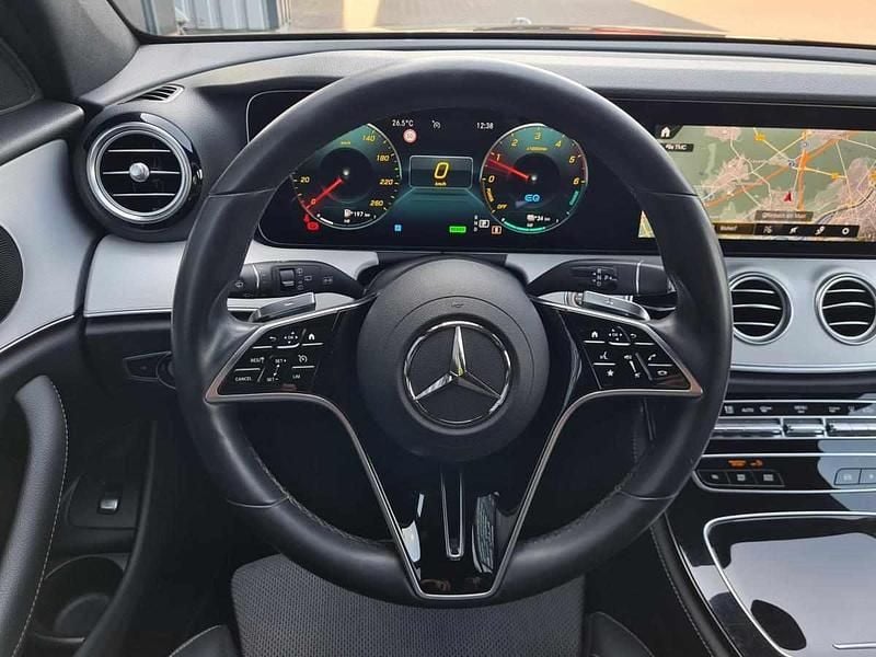 Usado Mercedes E300 303 HP (222 kW) 2022 Preto