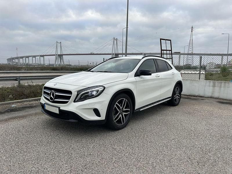 Usado 2015 Mercedes GLA200 AMG SUV | € 15.900 - Imagem 1/4