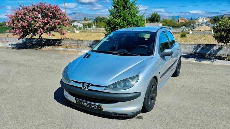 Cinzento Usado 2006 Peugeot 206 Citadino | € 5.750 (Caro) - Imagem 1/4