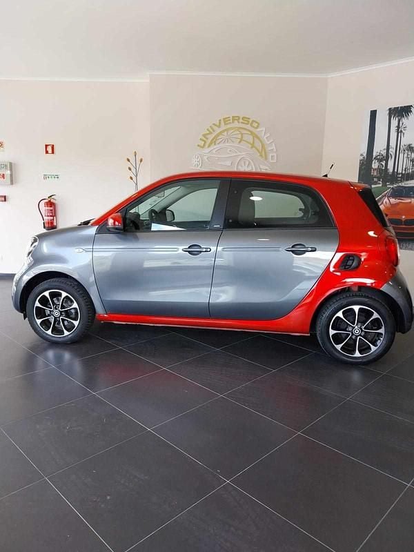 Usado Smart ForFour Passion 90 HP (66 kW) 2016 Cinza Citadino