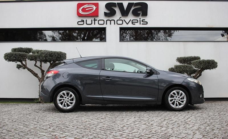 Usado Renault Mégane III Dynamique 110 HP (80 kW) 2012 Cinza Citadino