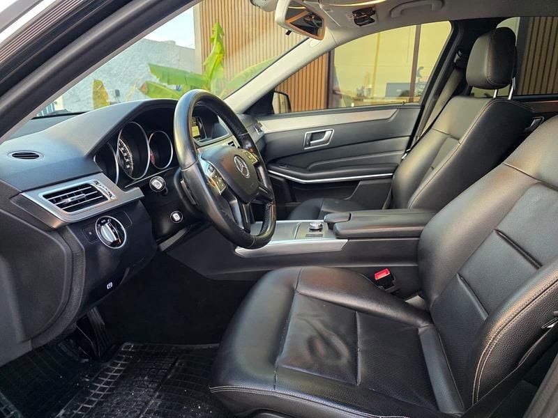 Usado Mercedes E200 Avantgarde 136 HP (100 kW) 2014 Preto Sedan