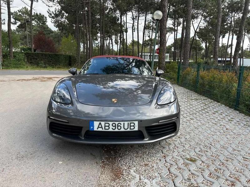 Cinzento Usado 2016 Porsche 718 | € 58.900 (Caro) - Imagem 1/4