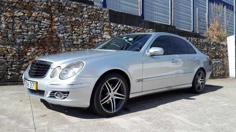 Outra Usado 2007 Mercedes E320 Sedan | € 19.900 - Imagem 1/4