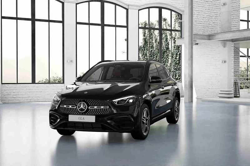 Preto Novo 2025 Mercedes GLA200 SUV | € 68.651 - Imagem 1/4